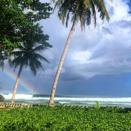 Southern Mentawai Outpost Hotel Sibigau Island Kültér fotó